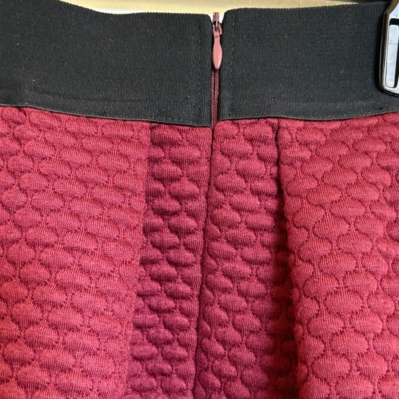 Esley Textured A-Line Skirt in Deep Burgundy - Picture 3 of 4